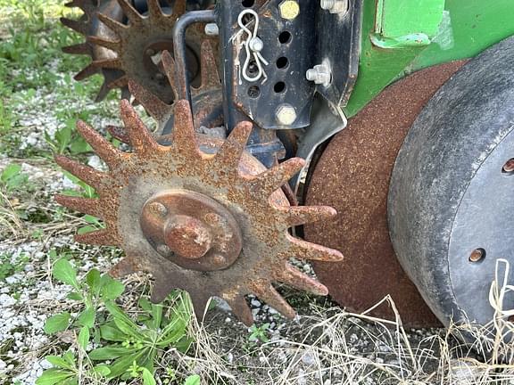 Image of John Deere 1770 equipment image 1