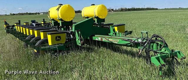 Image of John Deere 1770 equipment image 2