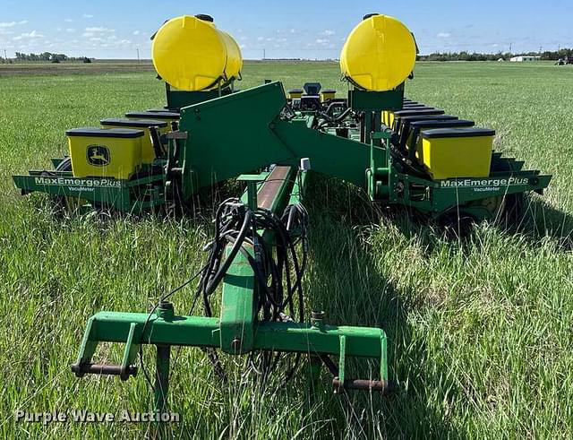 Image of John Deere 1770 equipment image 1