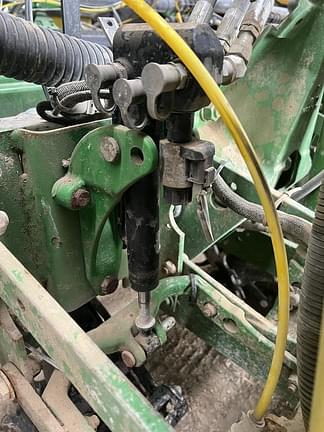 Image of John Deere 1770 equipment image 4