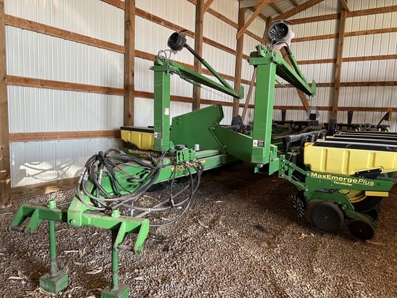 Main image John Deere 1770