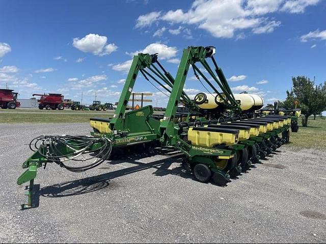 Image of John Deere 1770 equipment image 1