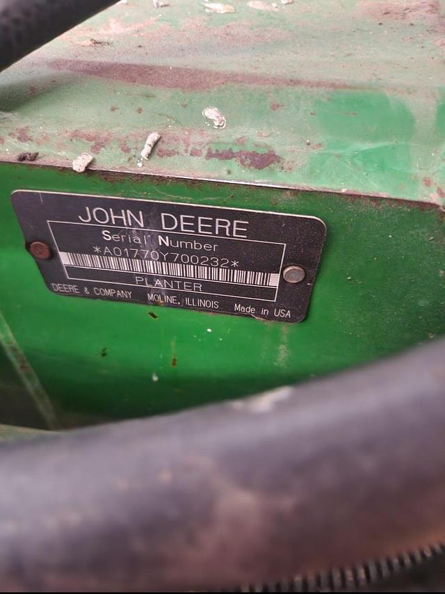 Image of John Deere 1770 equipment image 1