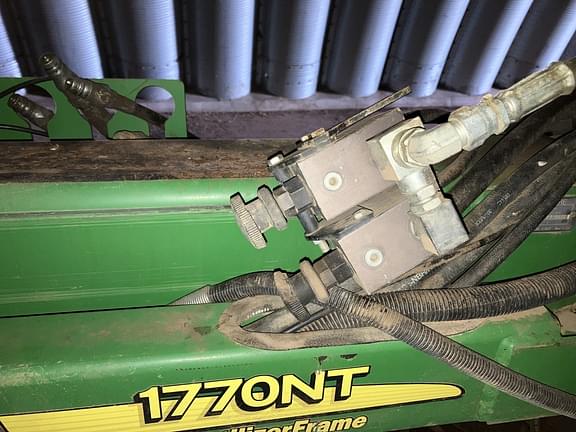 Image of John Deere 1770 equipment image 4