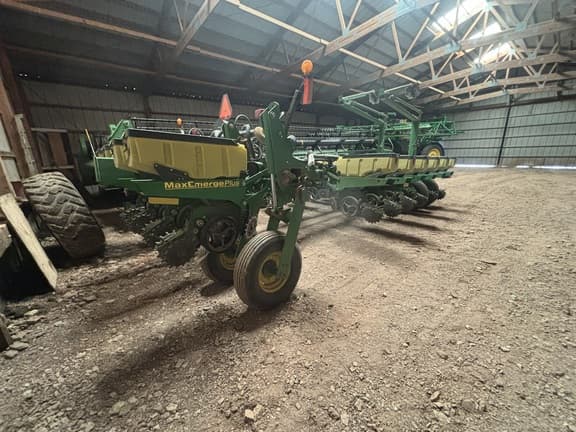 Image of John Deere 1770 equipment image 4