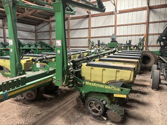 Image of John Deere 1770 equipment image 3