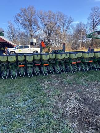 Image of John Deere 1780 equipment image 4