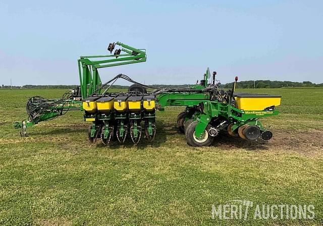 Image of John Deere 1780 equipment image 1