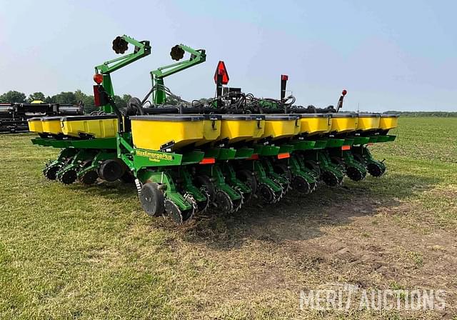 Image of John Deere 1780 equipment image 2