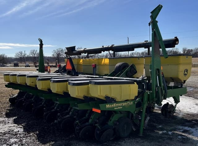 Image of John Deere 1780 equipment image 2