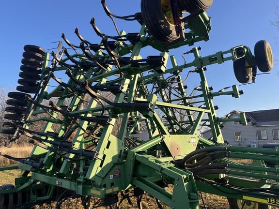 Image of John Deere 1820 equipment image 4