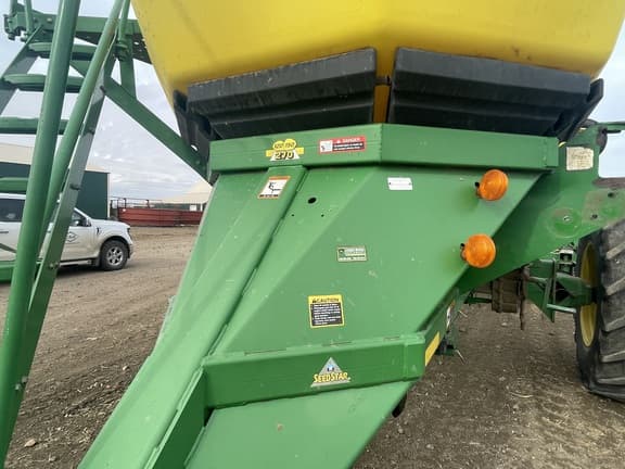 Image of John Deere 1860 equipment image 3