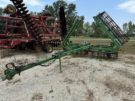 Image of John Deere 200 equipment image 1