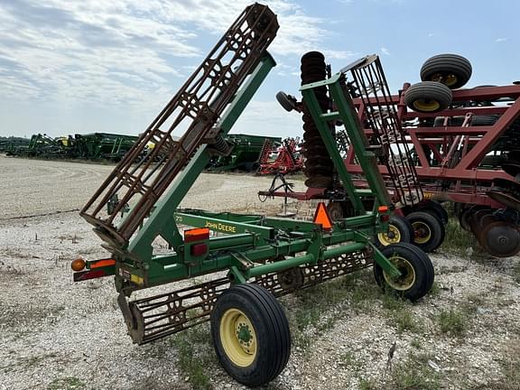 Image of John Deere 200 equipment image 2