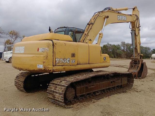 Image of John Deere 200C LC equipment image 4