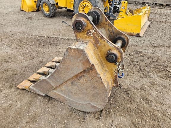 Image of John Deere Excavator Bucket equipment image 1