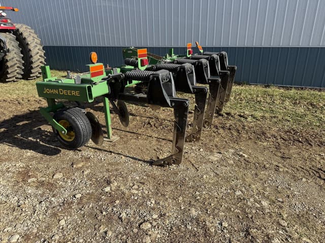 Image of John Deere 2100 equipment image 2