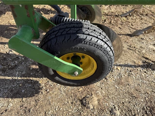 Image of John Deere 2100 equipment image 4