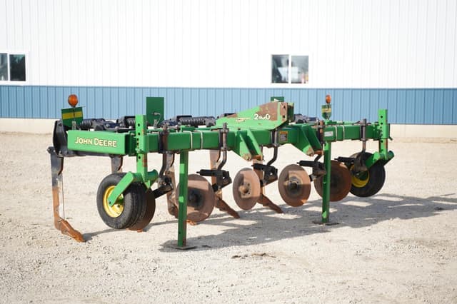 Image of John Deere 2100 equipment image 2