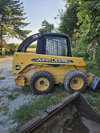 Image of John Deere 240 equipment image 2