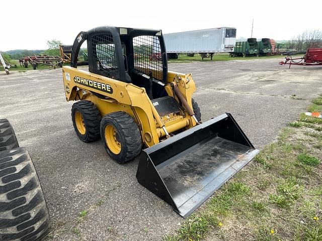 Image of John Deere 240 equipment image 2