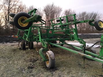 Main image John Deere 2400