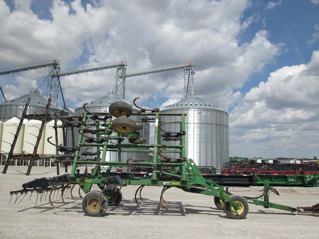 Image of John Deere 2400 equipment image 3