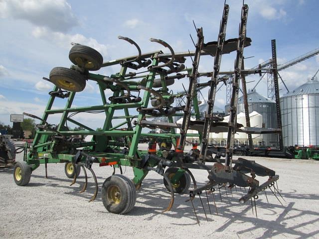 Image of John Deere 2400 equipment image 4