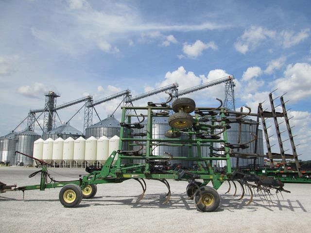 Image of John Deere 2400 equipment image 2