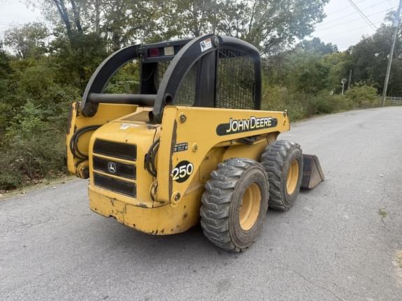 Image of John Deere 250 equipment image 3