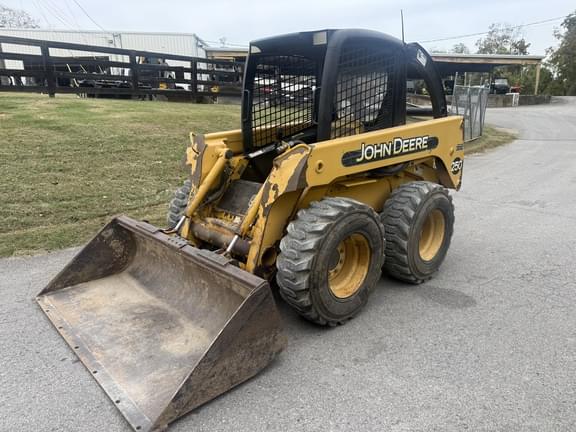 Image of John Deere 250 equipment image 1