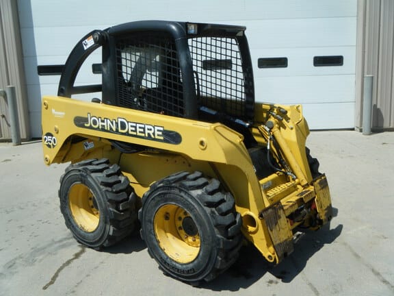 2002 John Deere 250 Equipment Image0