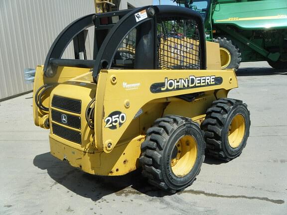 Image of John Deere 250 equipment image 2