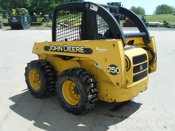 Image of John Deere 250 equipment image 4