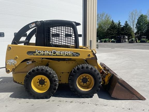 Image of John Deere 250 equipment image 1