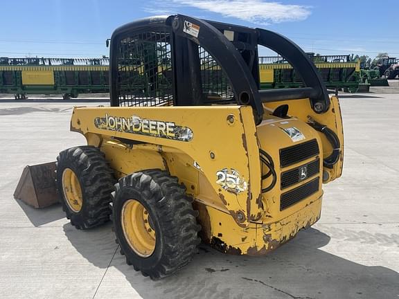 Image of John Deere 250 equipment image 4