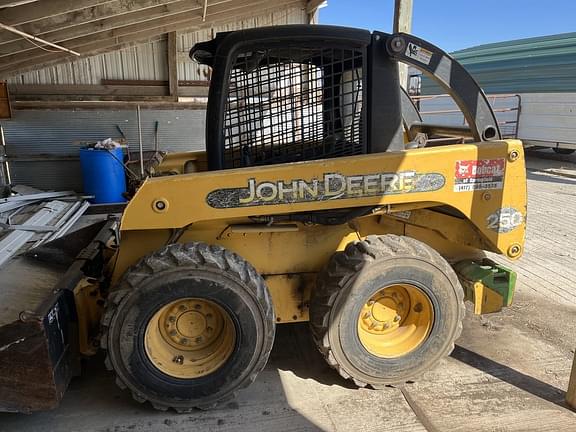 Image of John Deere 250 Series II equipment image 1