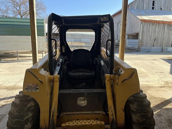 Image of John Deere 250 Series II equipment image 3