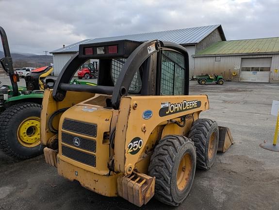 Image of John Deere 250 equipment image 1