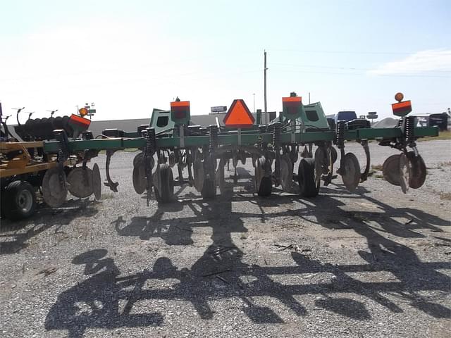 Image of John Deere 2700 equipment image 4