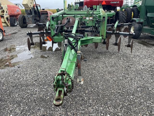 Image of John Deere 2700 equipment image 1