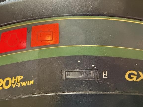 Image of John Deere 335 equipment image 4