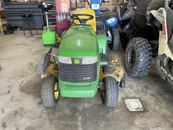 Image of John Deere 335 equipment image 2