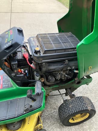 Image of John Deere 345 equipment image 1