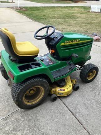 Image of John Deere 345 equipment image 3