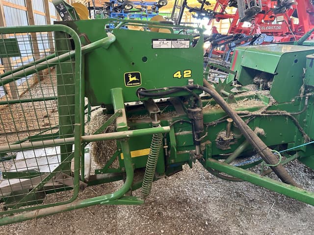 Image of John Deere 348 equipment image 2