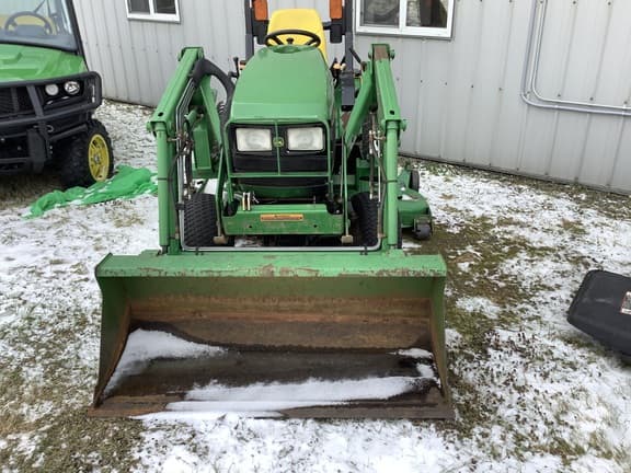 Image of John Deere 4010 equipment image 1