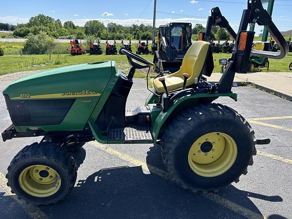 Image of John Deere 4110 equipment image 4