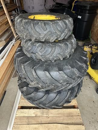 Image of John Deere 4210 equipment image 2
