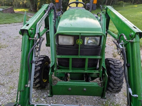 Image of John Deere 4210 equipment image 2